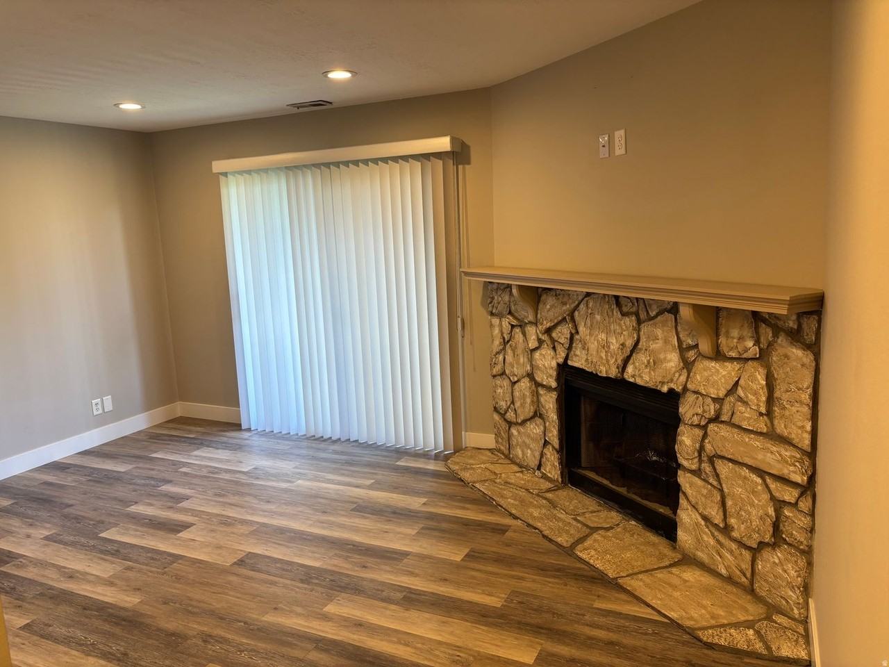 1790 E Keysview Ct #32 - Photo 2 of 19