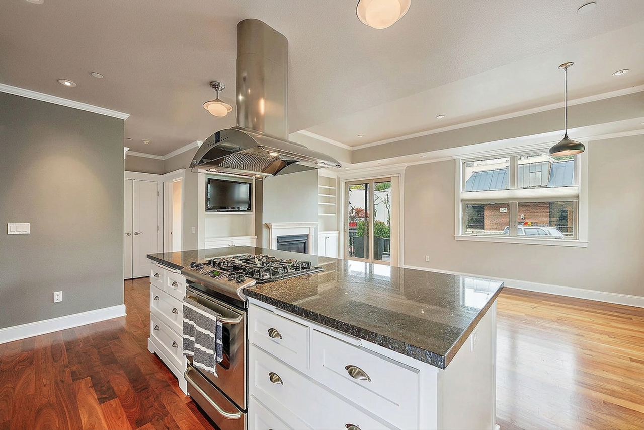 180 Lithia Way #208 - Photo 4 of 21
