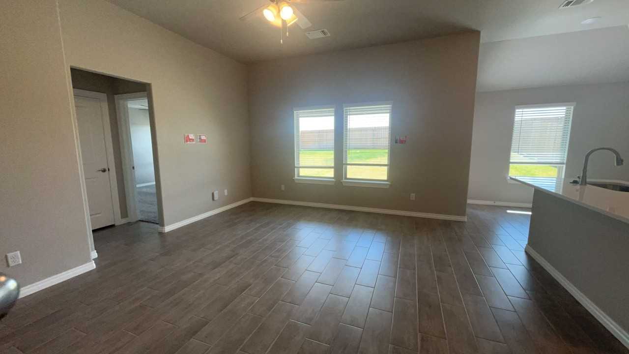 2220 Nw 170th St - Photo 3 of 20