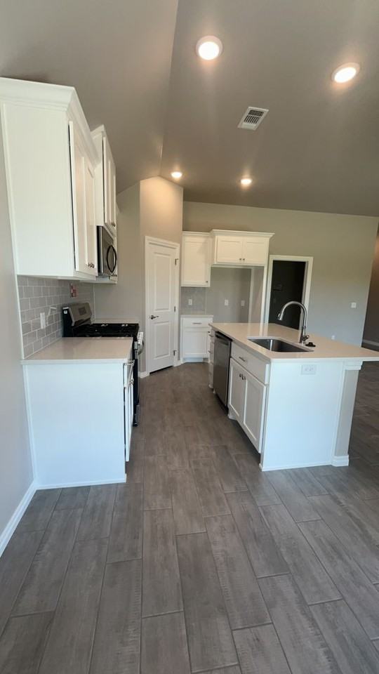 2220 Nw 170th St - Photo 5 of 20