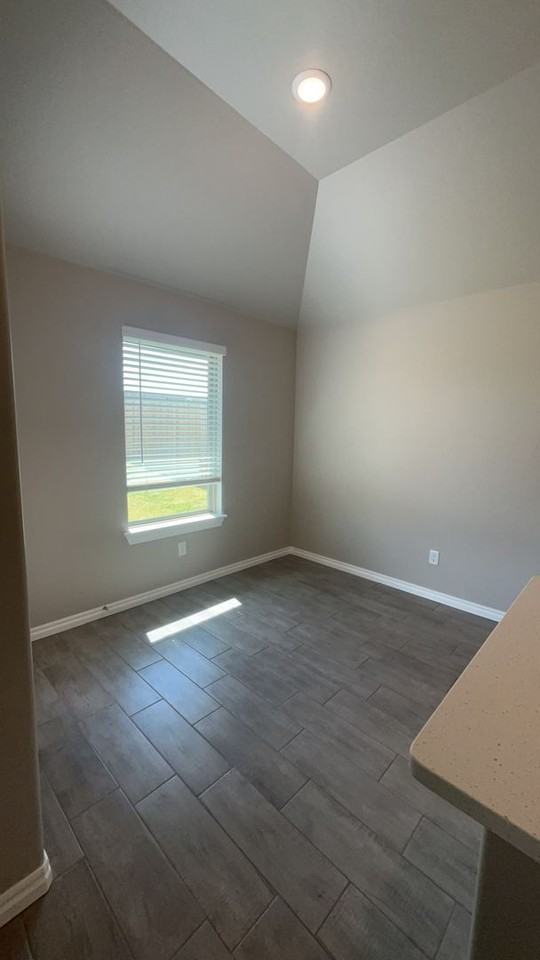 2220 Nw 170th St - Photo 6 of 20