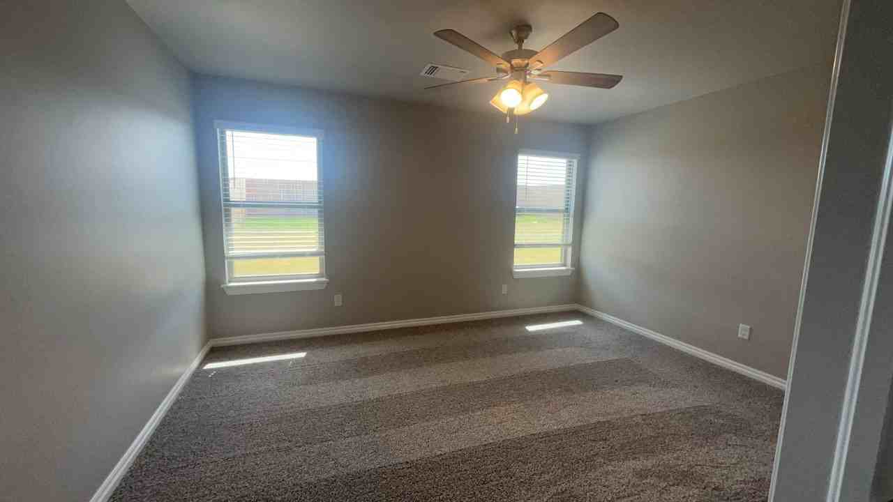 2220 Nw 170th St - Photo 7 of 20