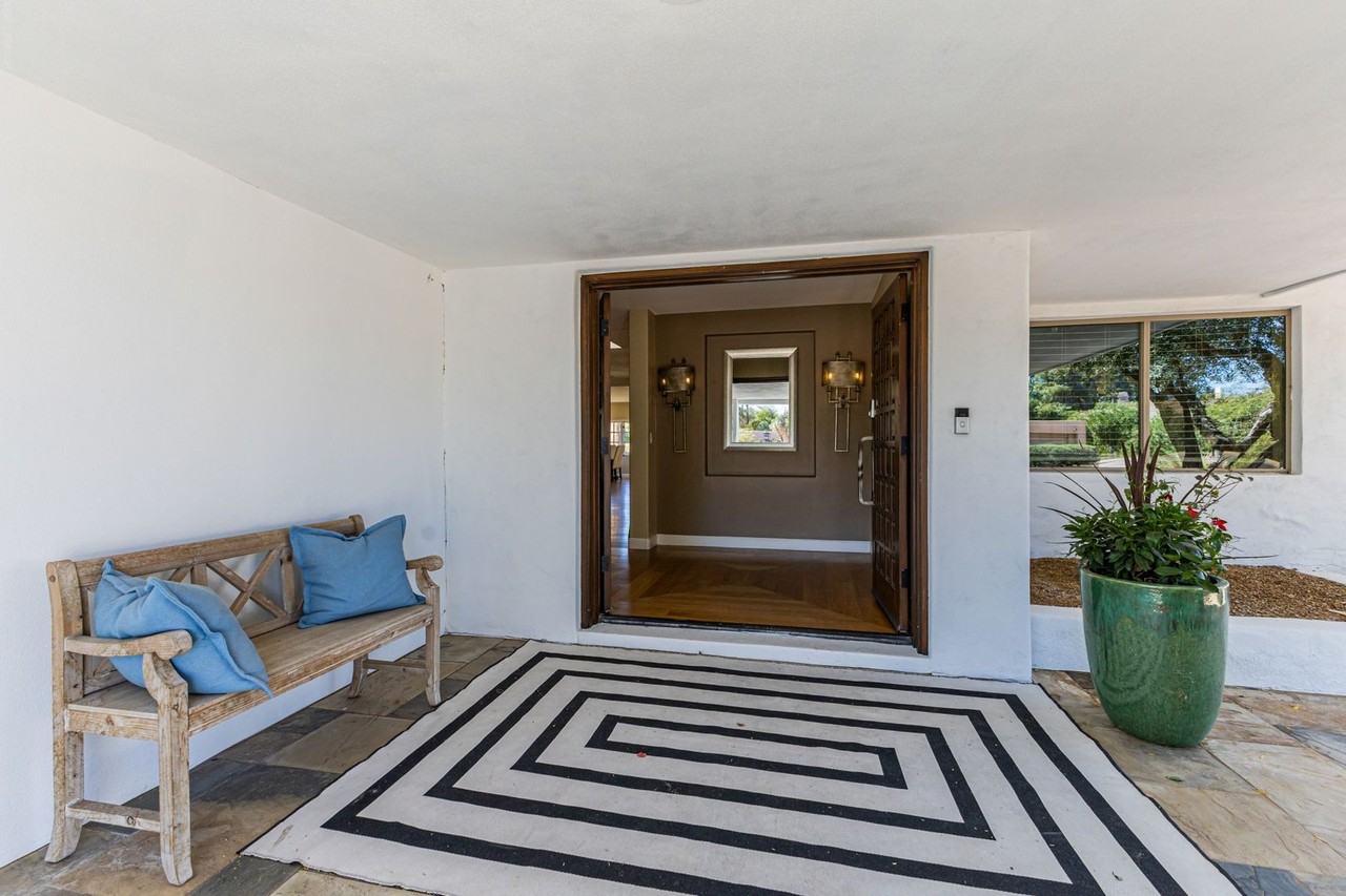 11832 N Oakhurst Way - Photo 3 of 37