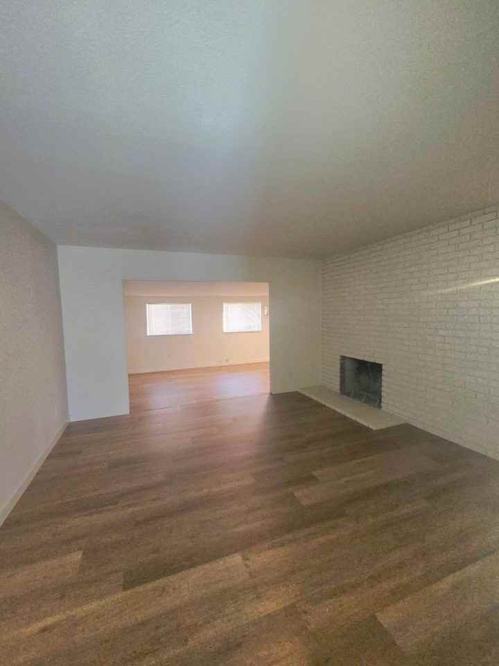 545 W Blaine St - Photo 2 of 10