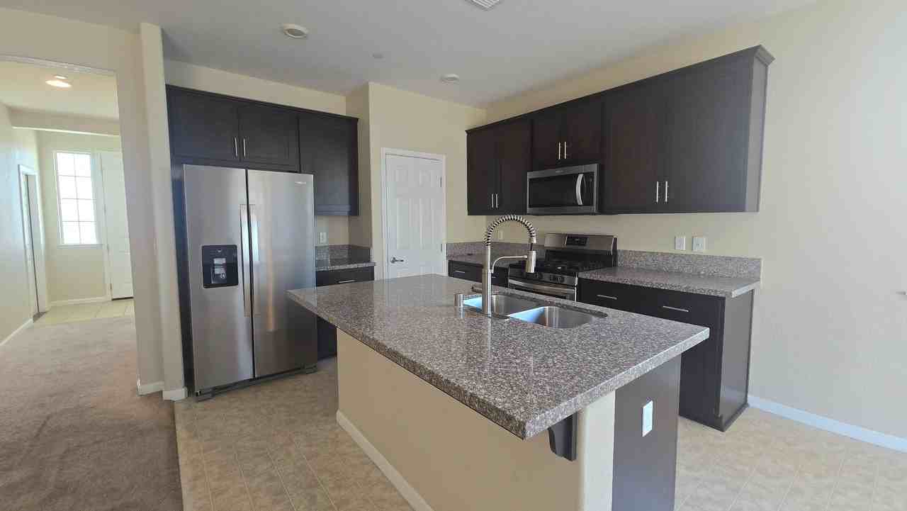 1443 Greenbrier Dr - Photo 3 of 21