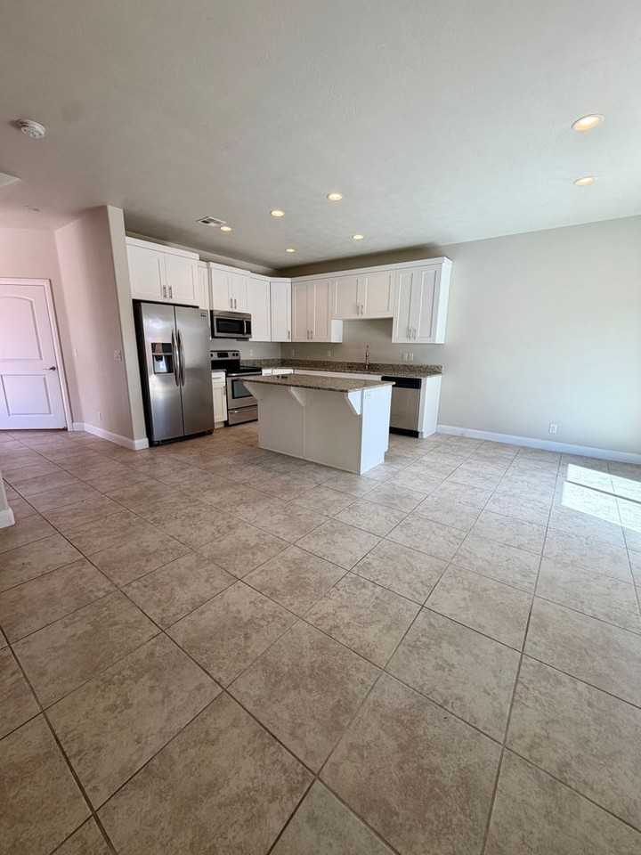 3971 Bella Vista Dr - Photo 5 of 13
