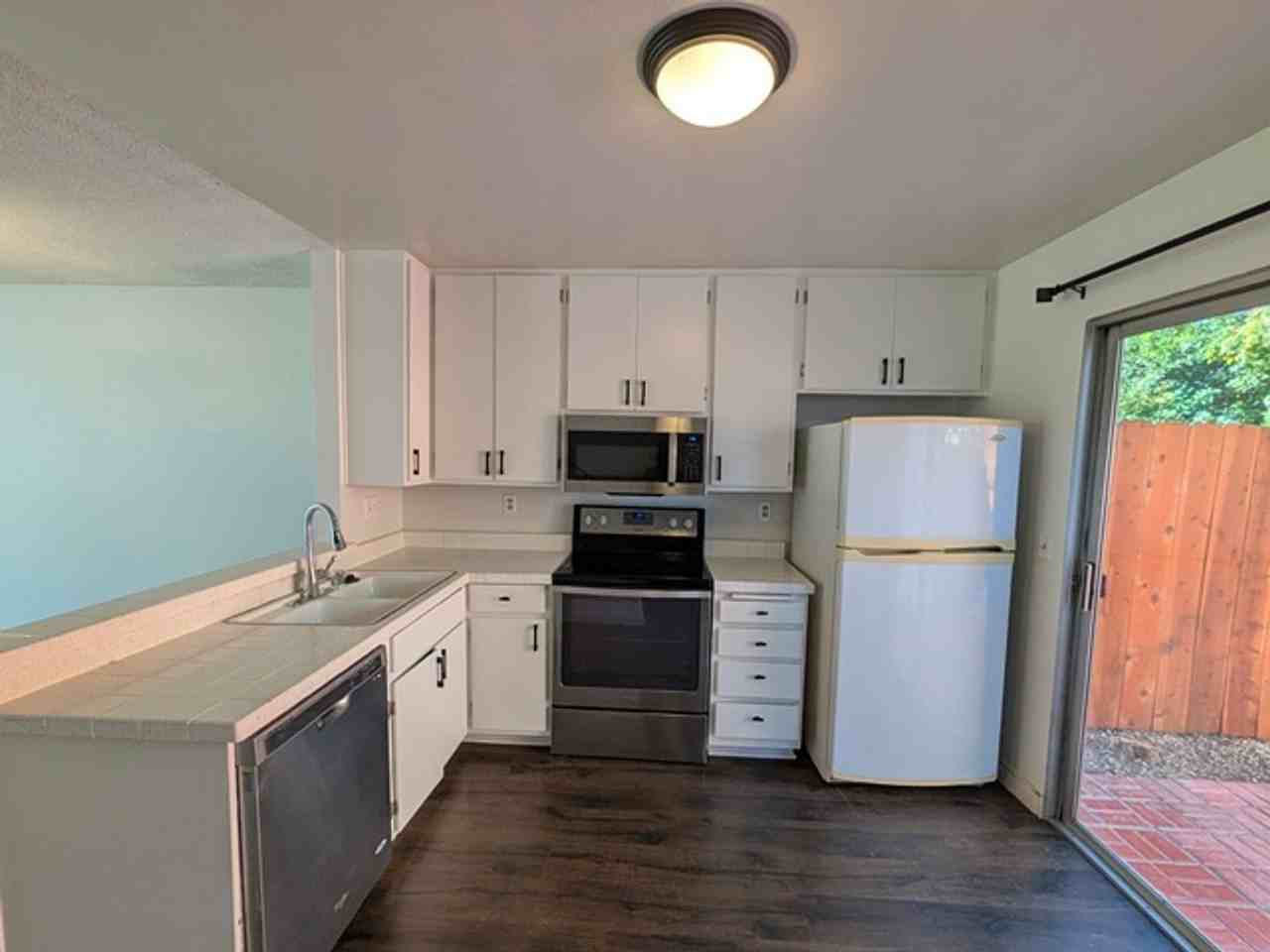 8265 Echo Dell Rd - Photo 7 of 27
