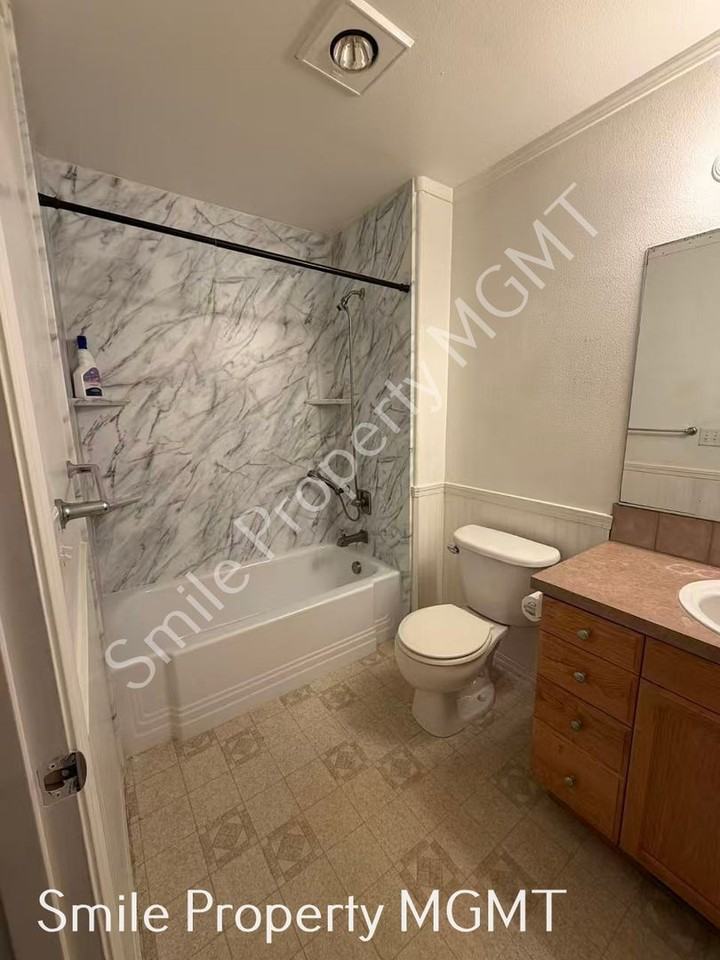 963 Rodan Ave Se - Photo 6 of 12