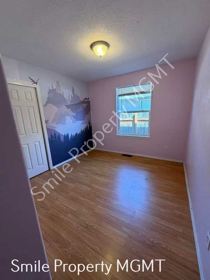 963 Rodan Ave Se - Photo 7 of 12