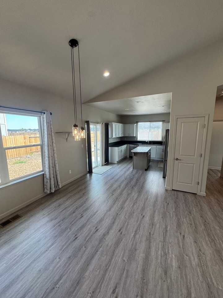 4609 Langdon St - Photo 2 of 18