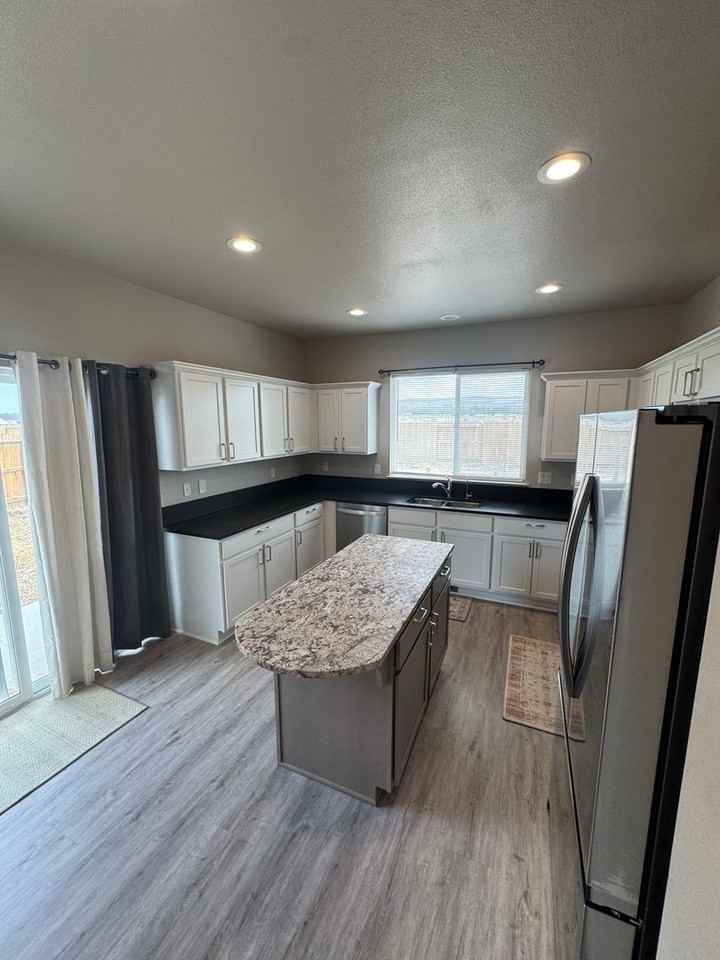 4609 Langdon St - Photo 5 of 18