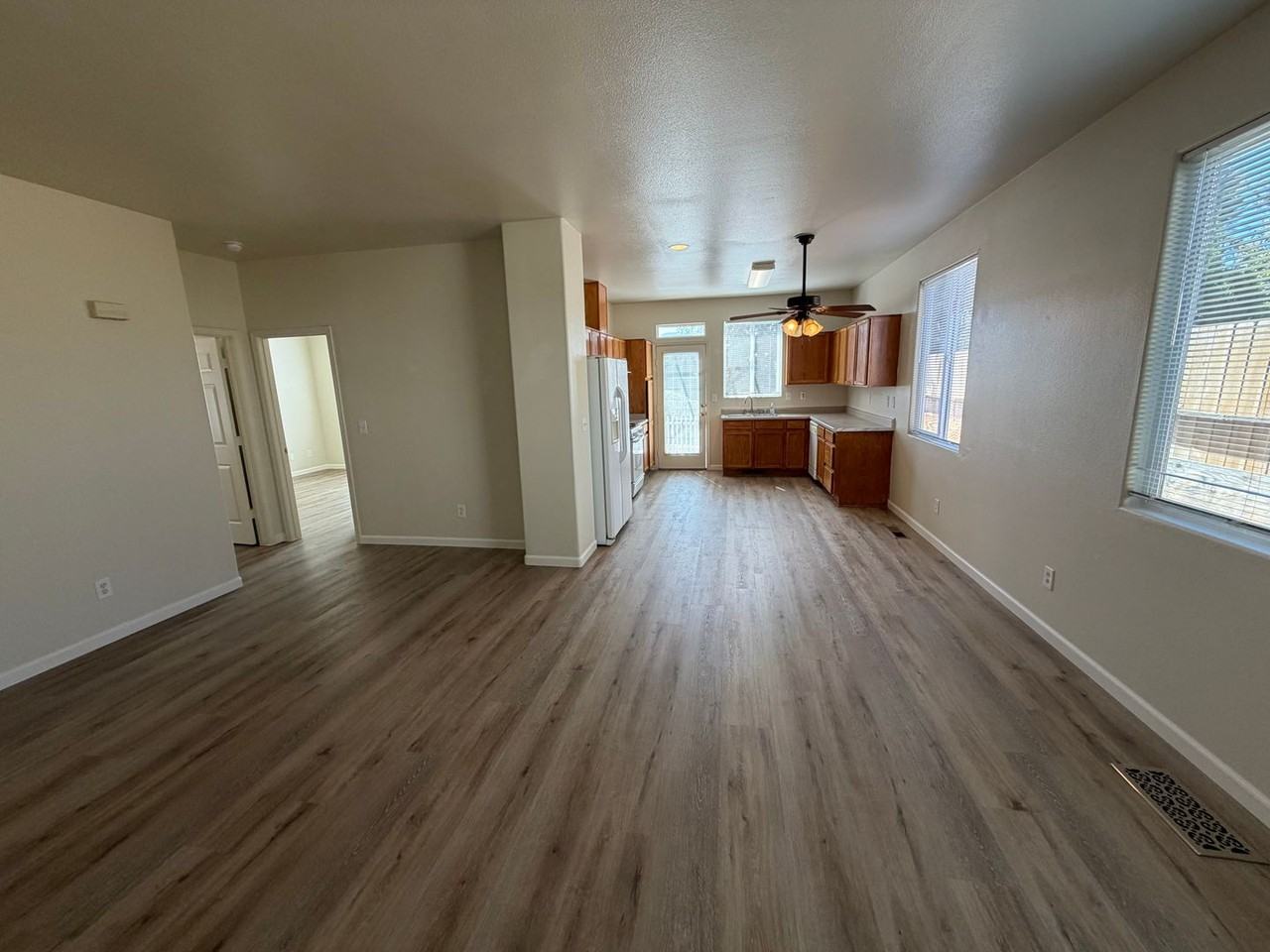 5910 Sapphire Ridge Ct - Photo 3 of 11