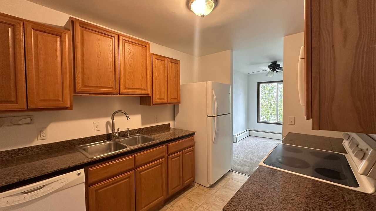 1404 22nd Ave - Photo 2 of 21