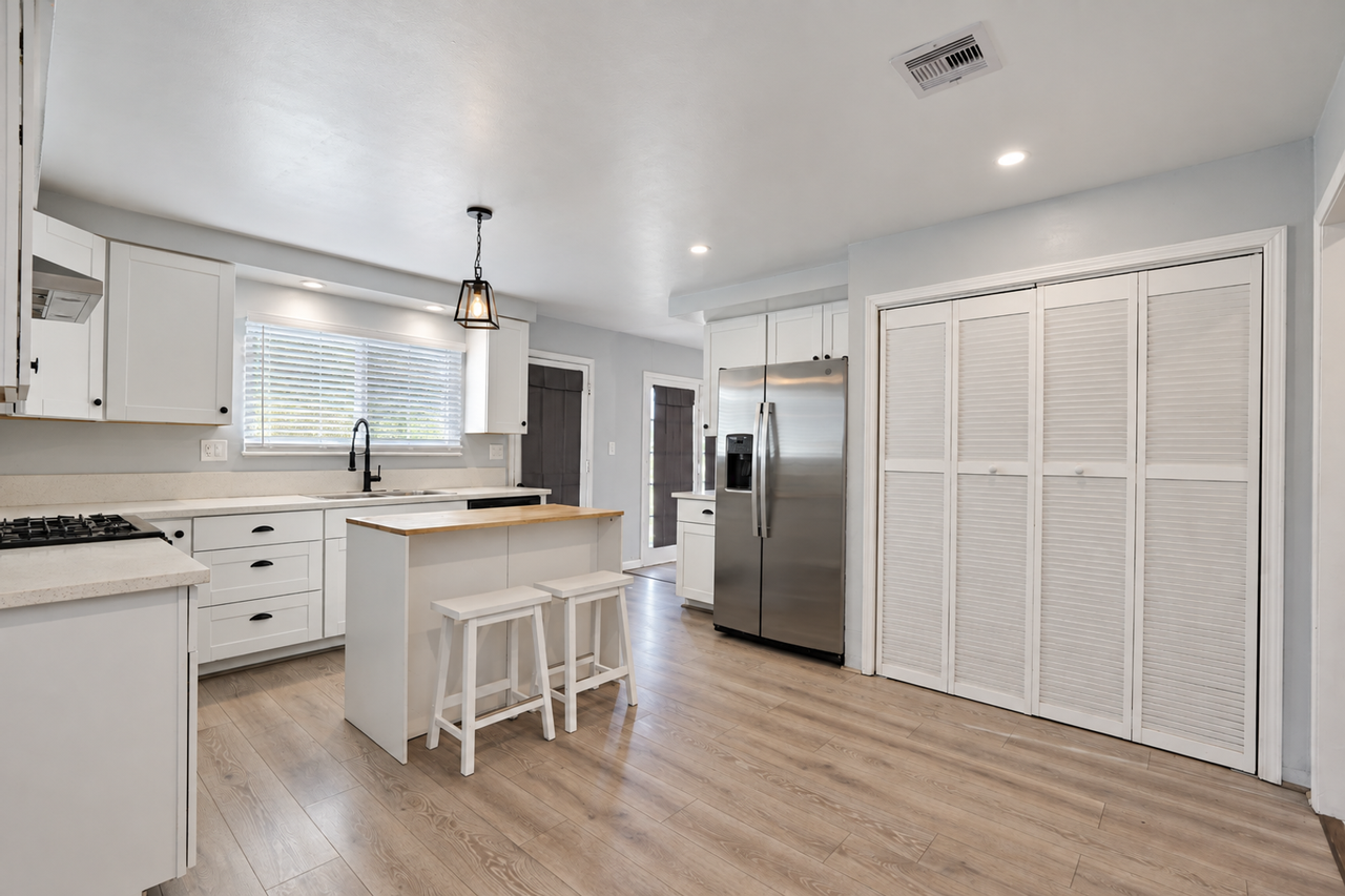 1829 S White Ave - Photo 6 of 27