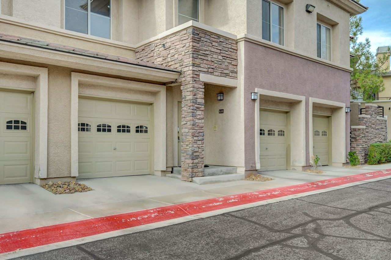 673 Peachy Canyon Cir - Photo 4 of 34