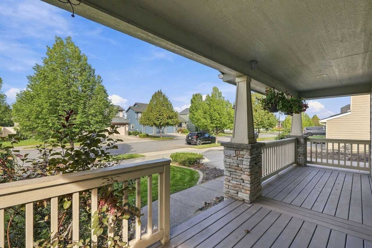 1680 N Winchester Ct - Photo 2 of 38