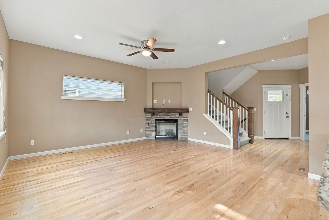 1680 N Winchester Ct - Photo 5 of 38