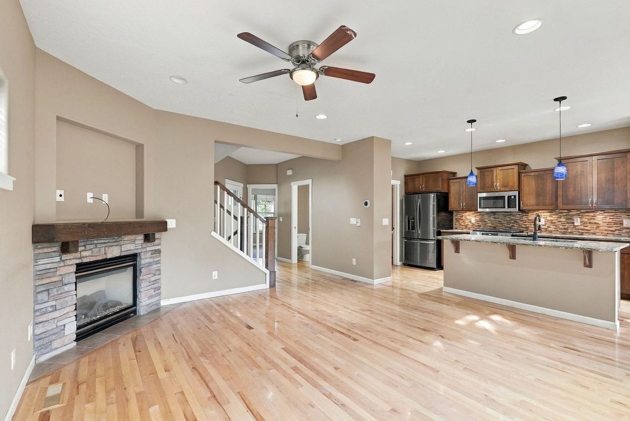 1680 N Winchester Ct - Photo 6 of 38