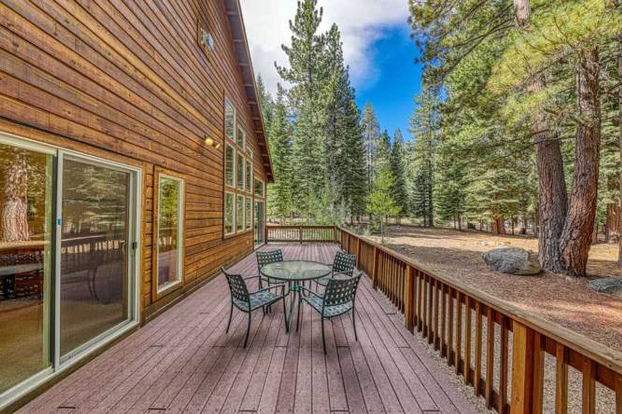 11400 Thelin Dr - Photo 6 of 39