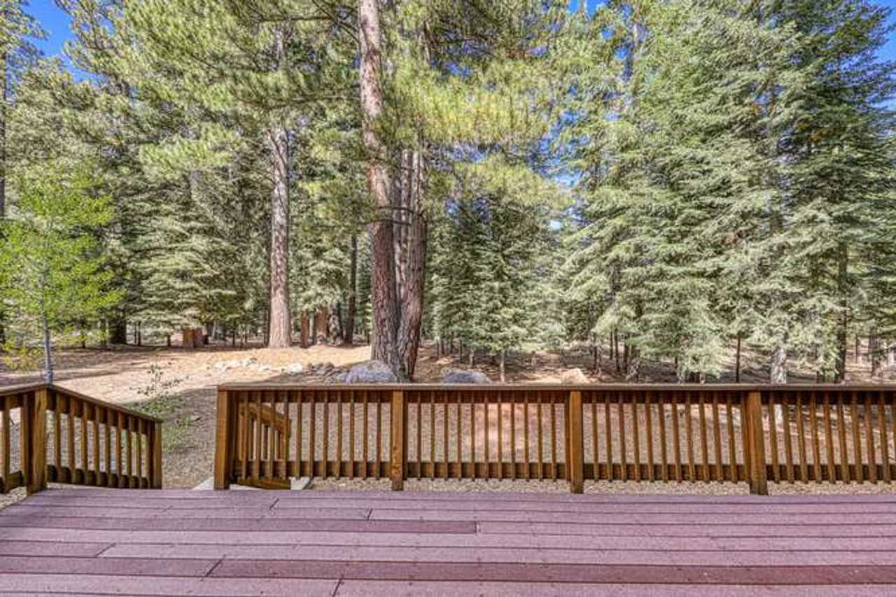 11400 Thelin Dr - Photo 7 of 39