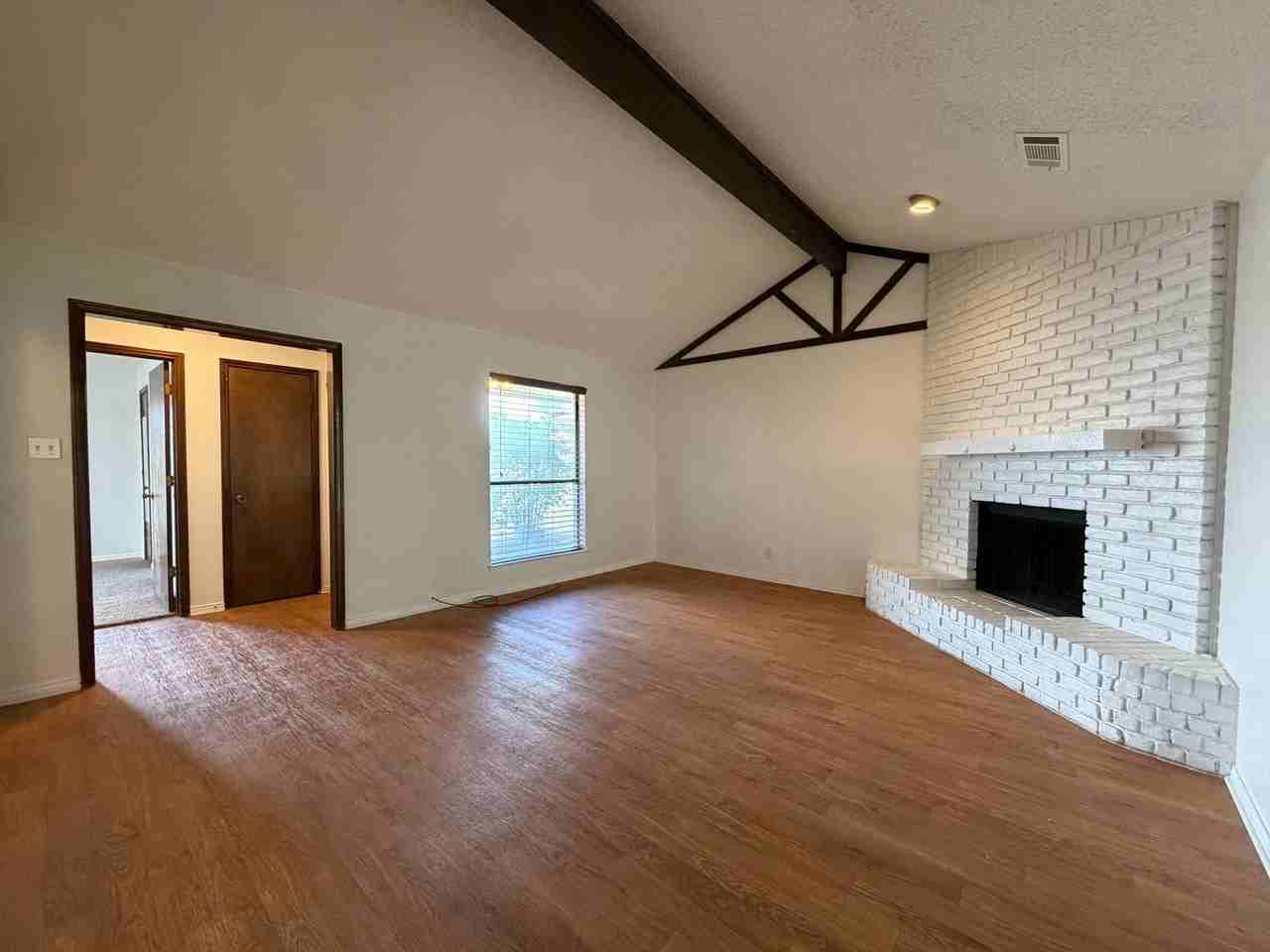 1003 Poplar St - Photo 2 of 15