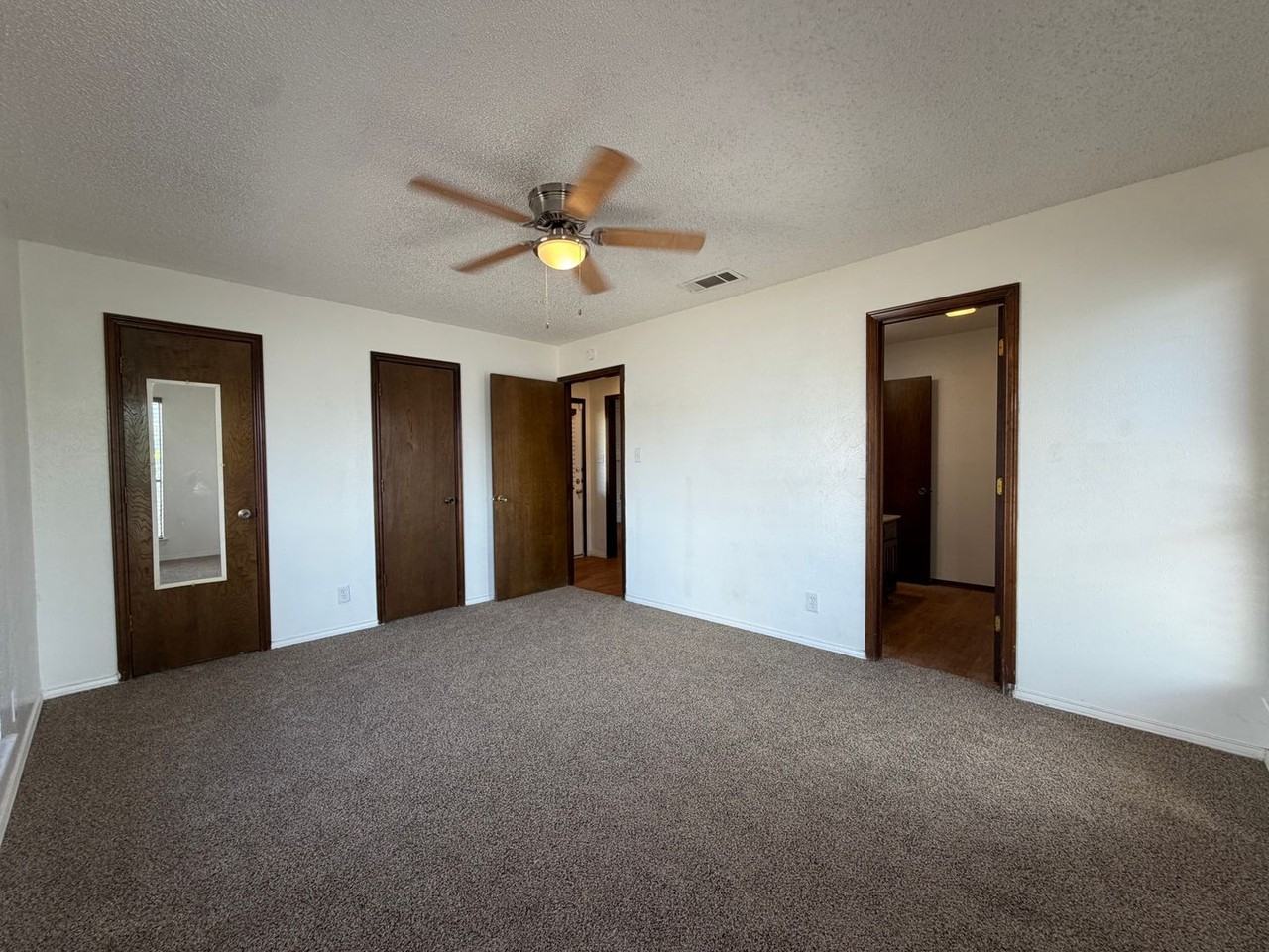 1003 Poplar St - Photo 6 of 15