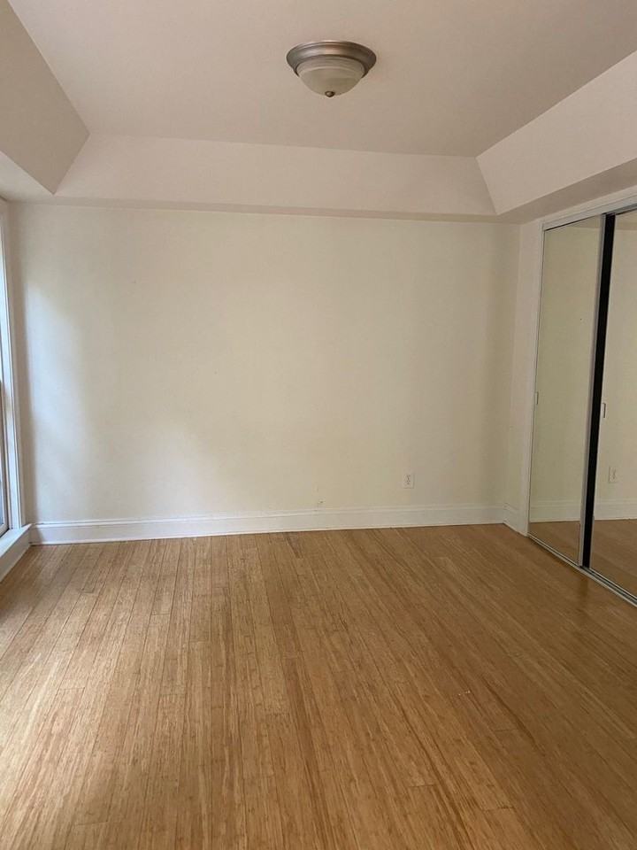 1721 Jefferson Park Ave - Photo 6 of 7