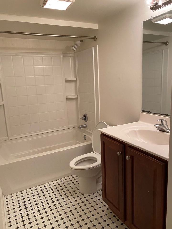 1721 Jefferson Park Ave - Photo 7 of 7