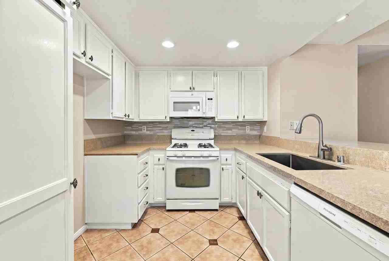 5706 Old Village Rd - Photo 5 of 15
