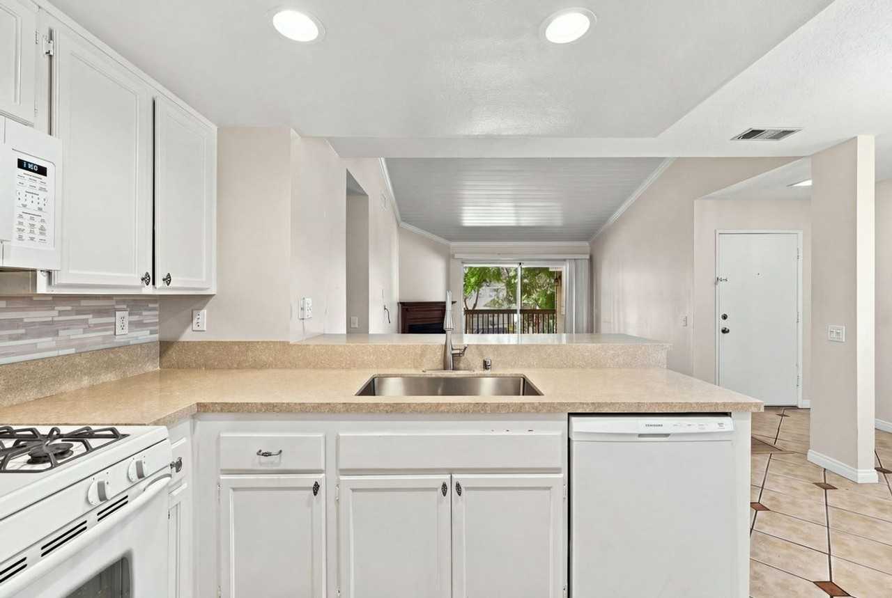 5706 Old Village Rd - Photo 6 of 15
