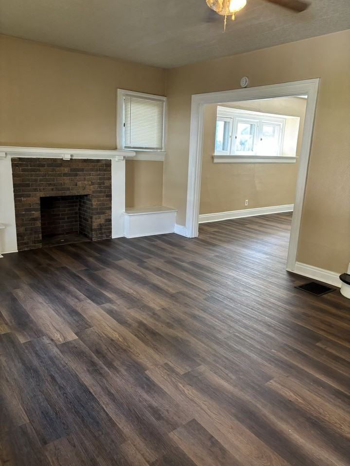 235 Illinois Ave - Photo 2 of 10