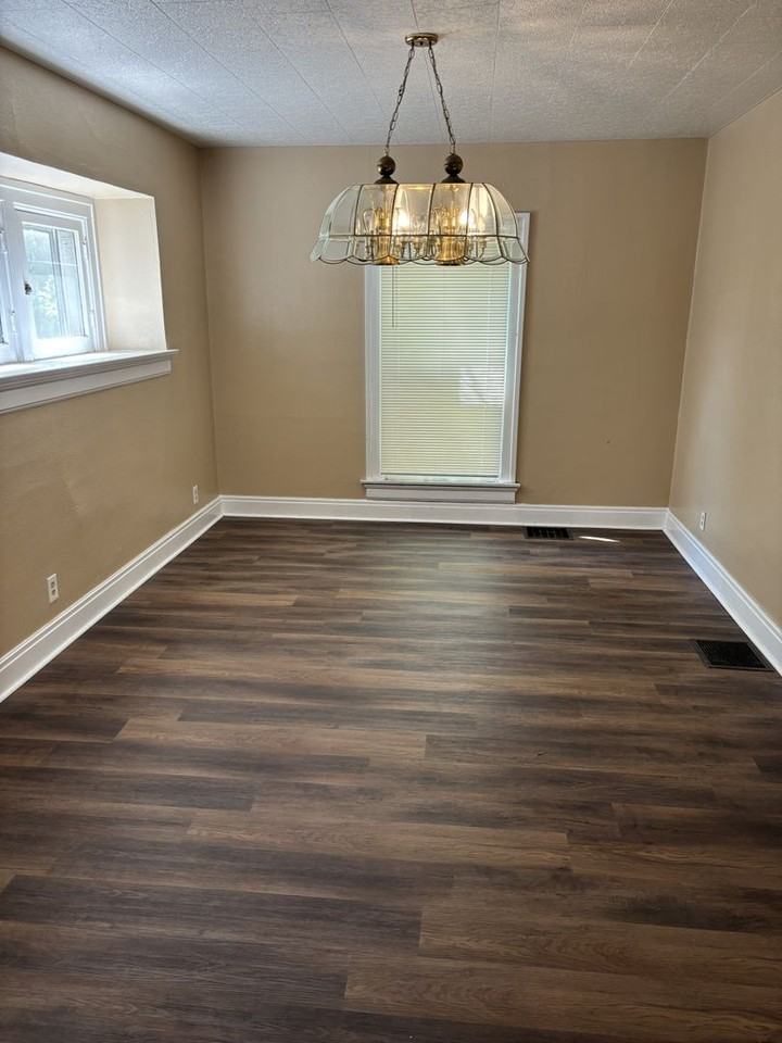 235 Illinois Ave - Photo 3 of 10