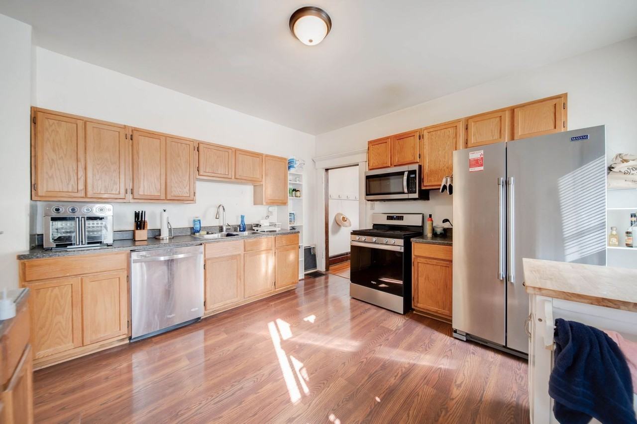 71 E Maynard Ave - Photo 4 of 25