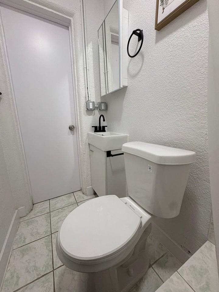 78th Street Apartments - Photo 6 of 27