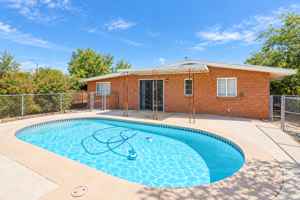featured image of 1235 E Lester St