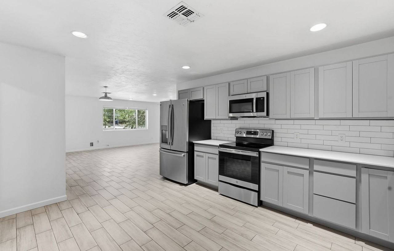 1235 E. Lester St. - Photo 2 of 36
