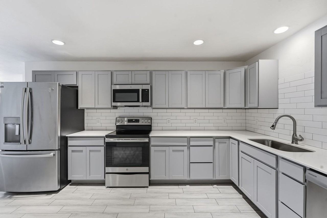 1235 E. Lester St. - Photo 4 of 36