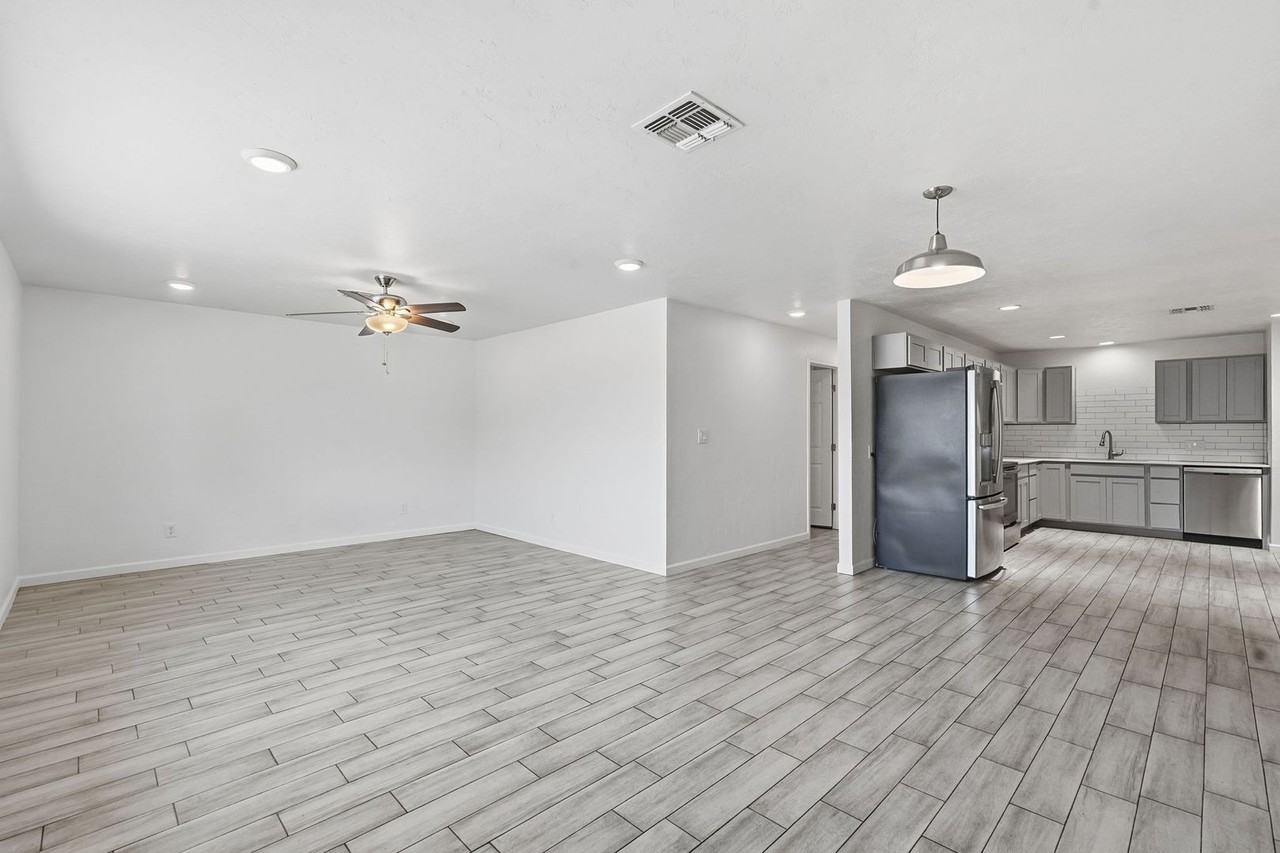 1235 E. Lester St. - Photo 6 of 36