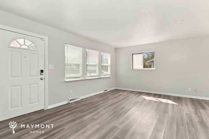 1659 Coburg Rd - Photo 6 of 15