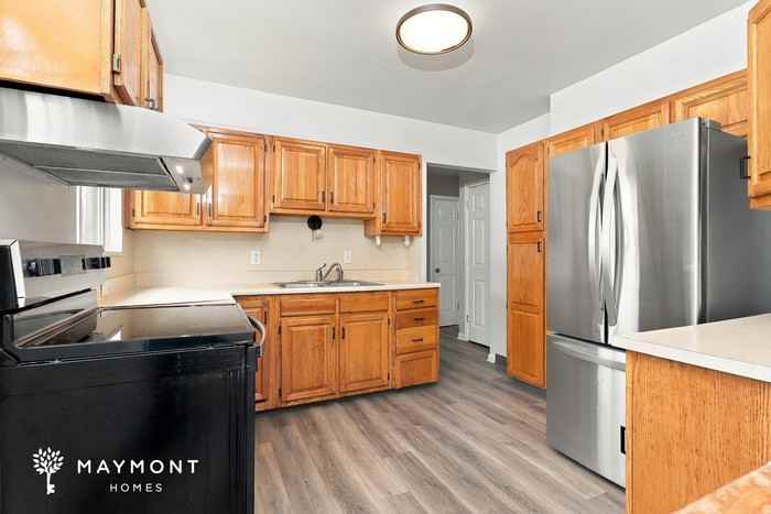 1659 Coburg Rd - Photo 7 of 15