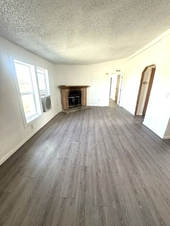 365 Berry Creek Pl - Photo 3 of 12