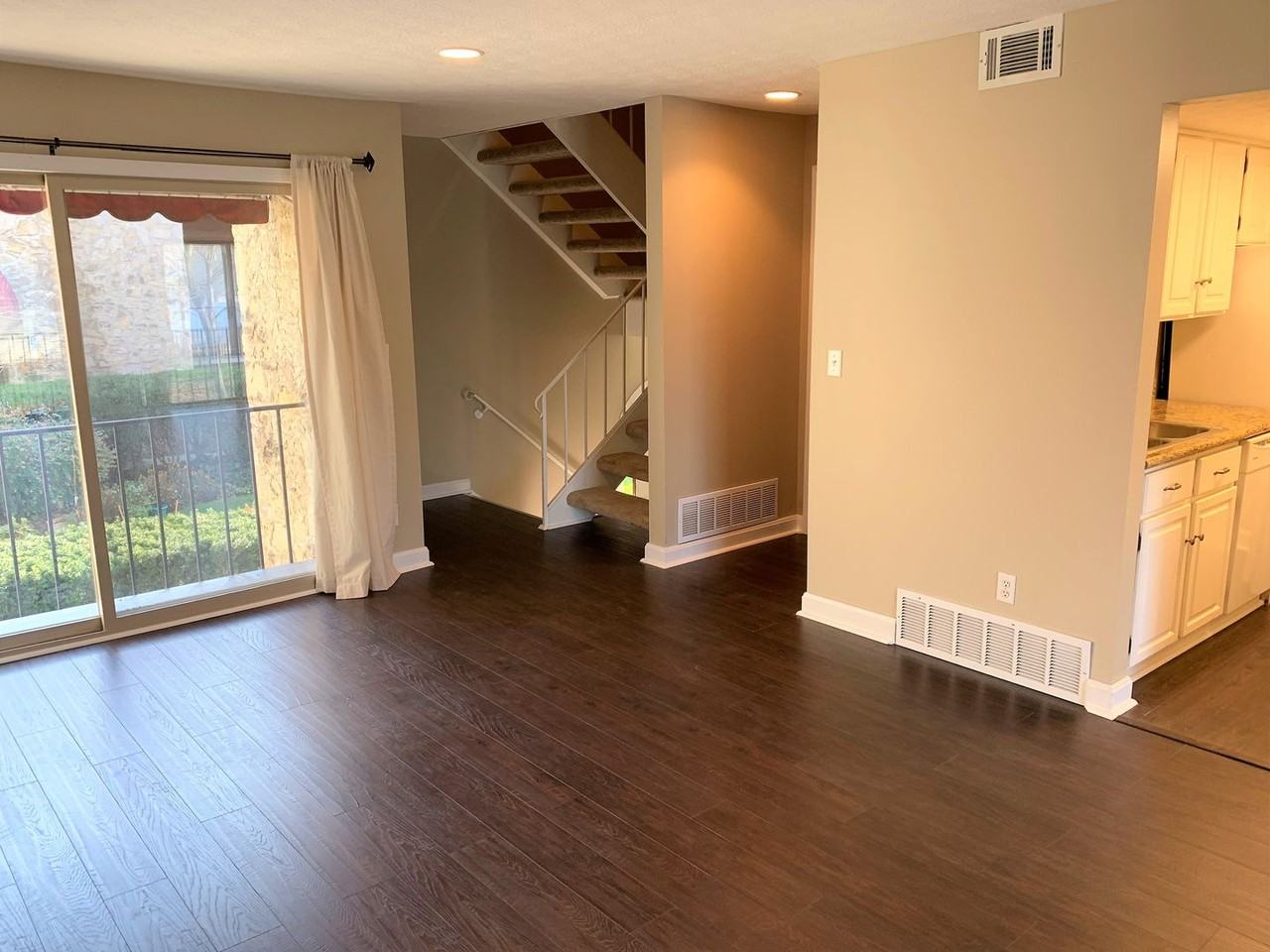 1226 Ashland Ave - Photo 4 of 15