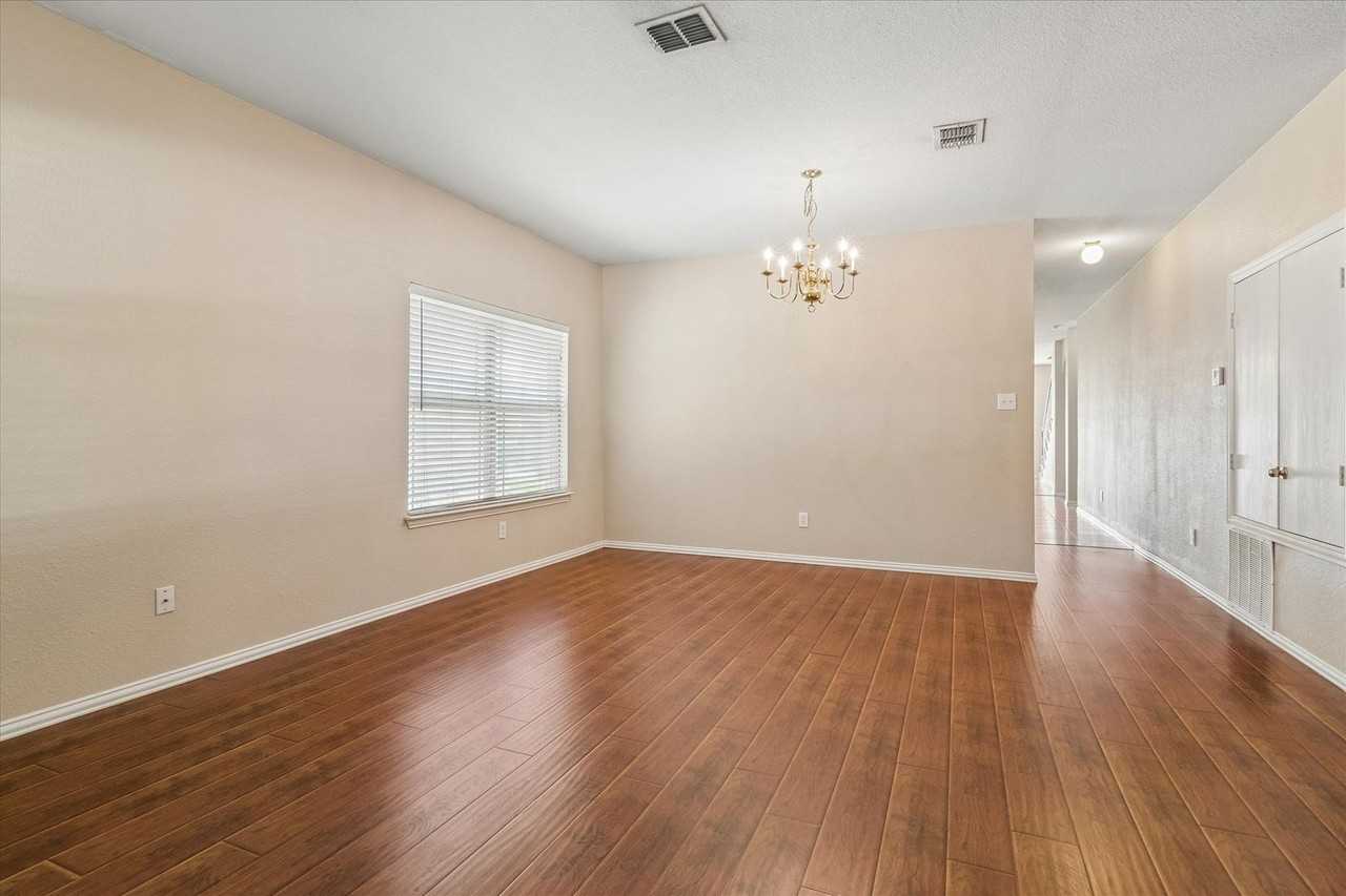 11637 Snyder Dr - Photo 4 of 27