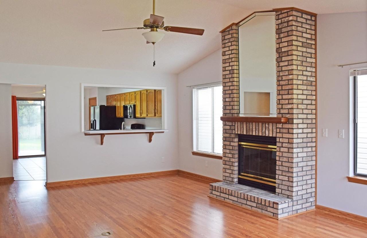 3906 Summerwood Ct - Photo 2 of 16