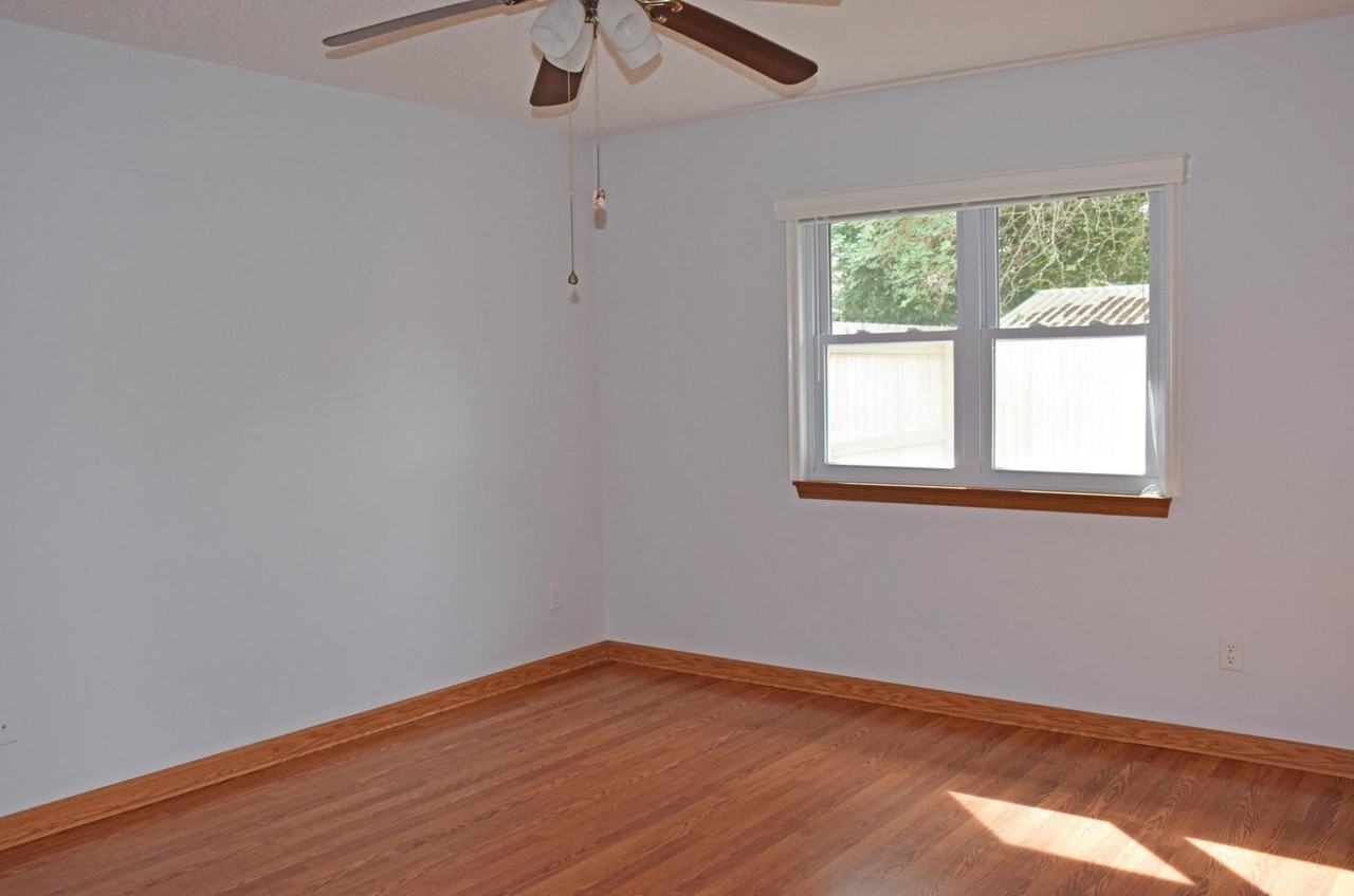 3906 Summerwood Ct - Photo 7 of 16