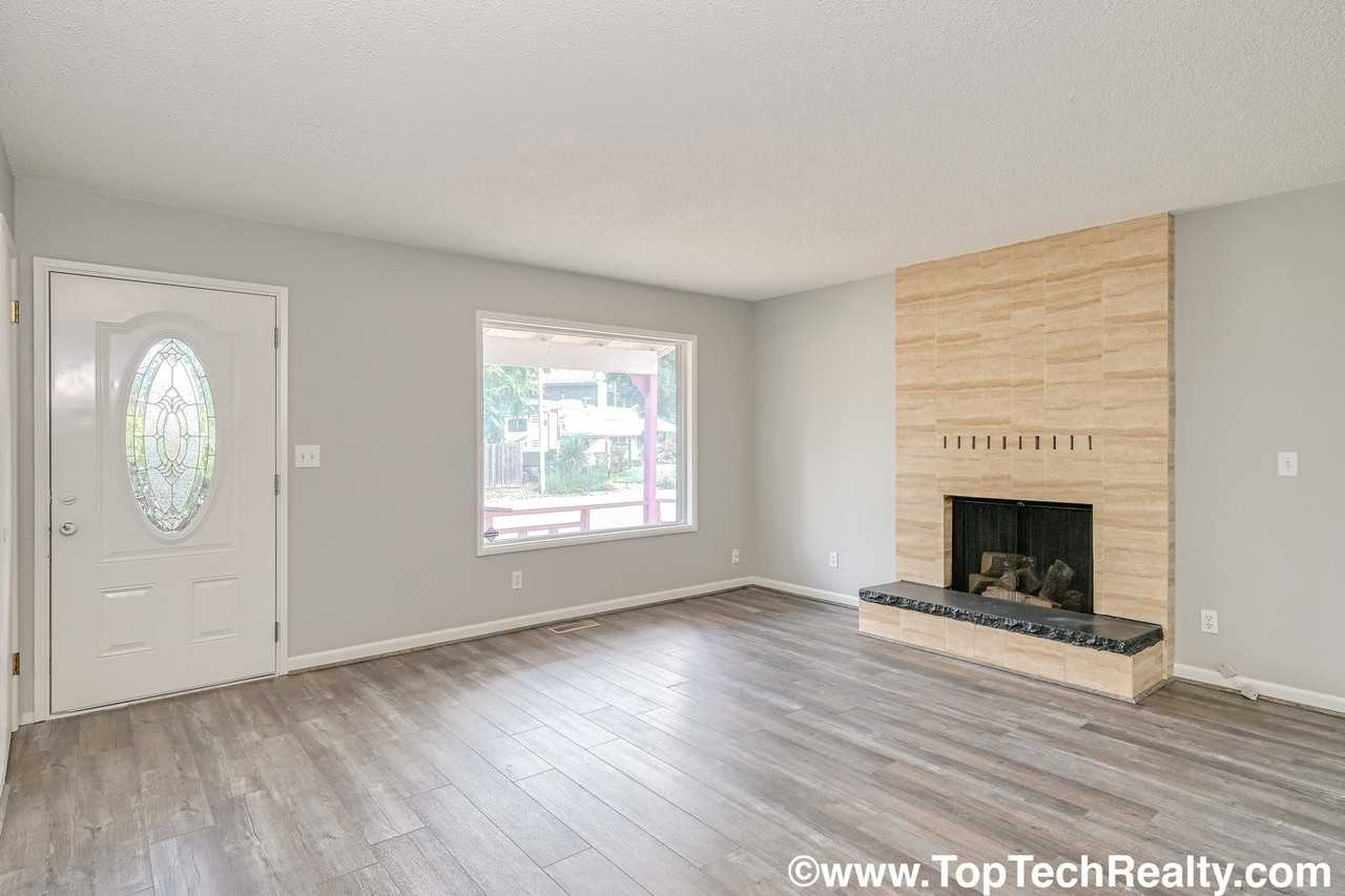 14390 Sw Furlong Way - Photo 4 of 35