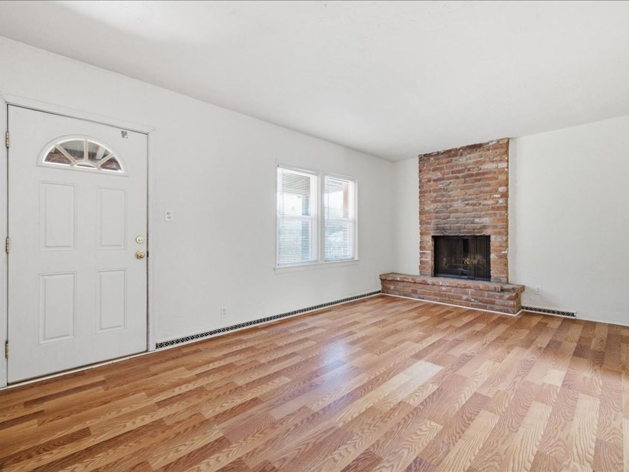4413 E Whitman St - Photo 5 of 22