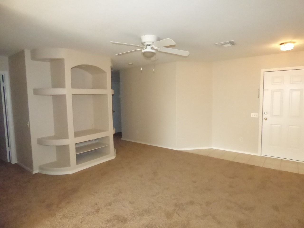 10454 W Pasadena Ave - Photo 4 of 14