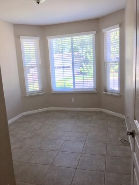 2912 Gables Ct - Photo 3 of 20