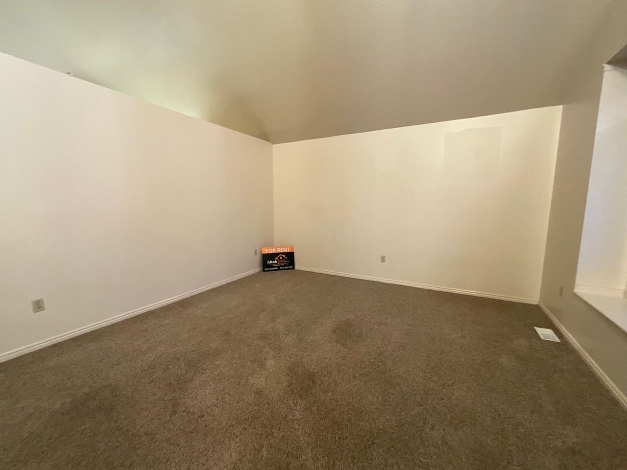 1097 E 5100 S - Photo 7 of 29